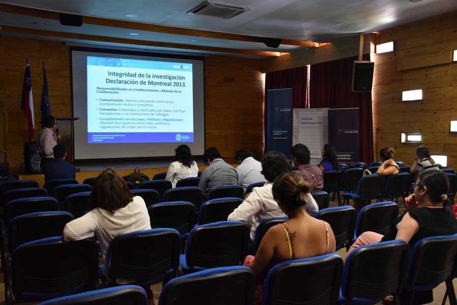 Departamento de Kinesiología y Departamento de Ingeniería Comercial llevaron a cabo el Conversatorio “Ética en la Investigación y Sustentabilidad”