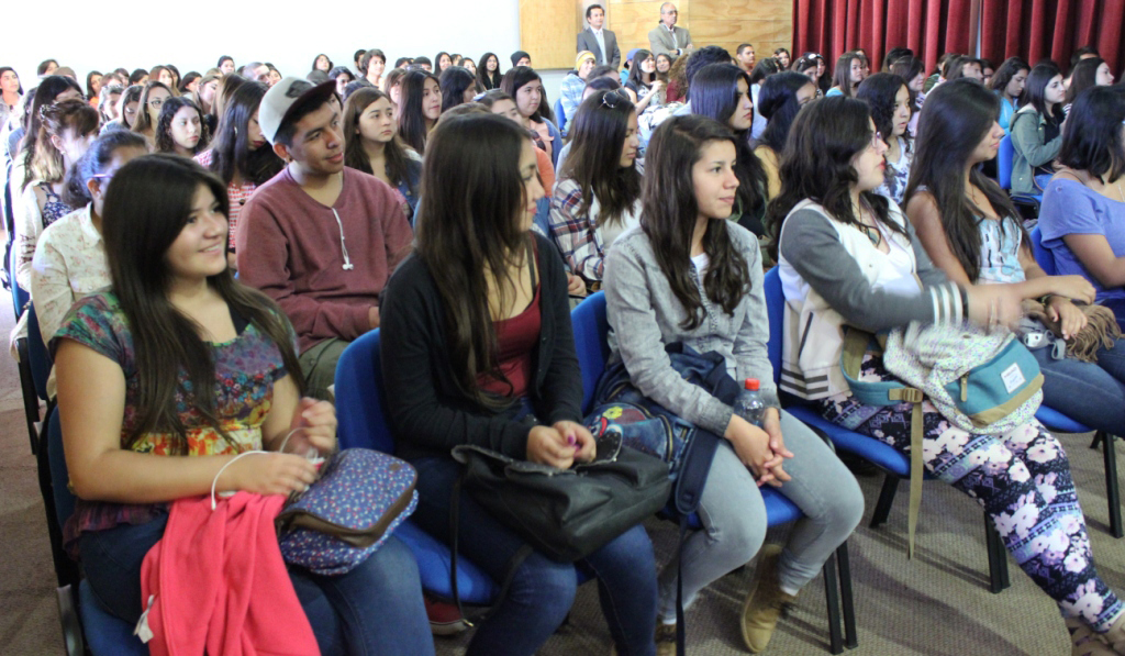 Alumnos del Campus Cordillera de la UDA recibieron bienvenida 2016