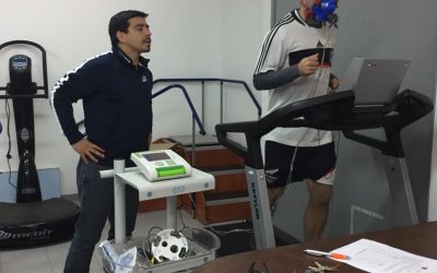 EX-ESTUDIANTE DE KINESIOLOGÍA EVALÚA A CAMPEÓN SUDAMERICANO MIGUEL SOFFIA