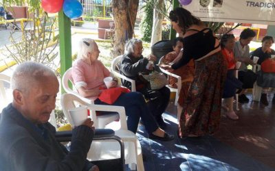 ALUMNAS DE LA CARRERA DE OBSTETRICIA REALIZAN HERMOSA ACTIVIDAD SOCIAL EN HOGAR DE ANCIANOS