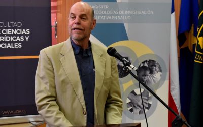 Charles Thompson dictó charla en la UDA sobre el trabajo en Migración y el Abordaje Etnográfico
