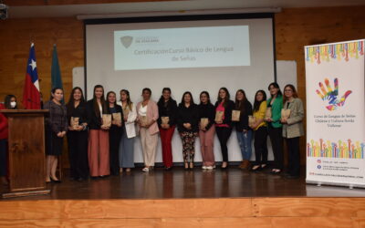 Estudiantes de carreras de la salud de la UDA recibieron certificación en lengua de señas chilena